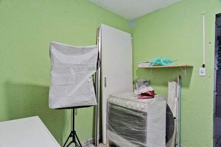 Casa à venda com 222m², 2 quartos e 2 vagas Casa à venda com 222m², 2 quartos e 2 vagasEdícula