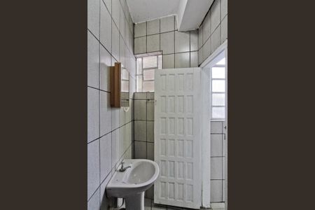 Casa à venda com 222m², 2 quartos e 2 vagas Casa à venda com 222m², 2 quartos e 2 vagasEdícula