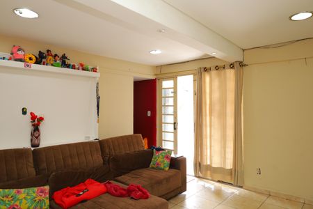 Casa à venda com 250m², 2 quartos e 5 vagasSala