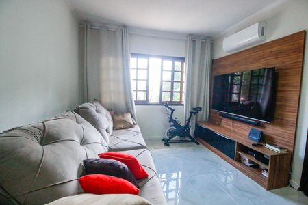 Sala de casa à venda com 3 quartos, 126m² em Parque Monte Alegre, Taboão da Serra