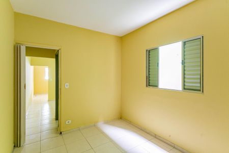 Quarto 2 de casa para alugar com 2 quartos, 60m² em Vila Moraes, São Paulo