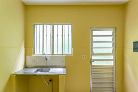 Cozinha de casa para alugar com 2 quartos, 60m² em Vila Moraes, São Paulo