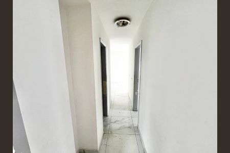 Corredor de apartamento para alugar com 3 quartos, 70m² em Chora Menino, São Paulo