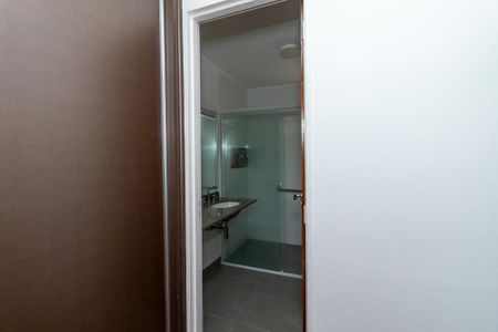 Apartamento à venda com 112m², 4 quartos e 2 vagas Apartamento à venda com 112m², 4 quartos e 2 vagasBanheiro da Suíte