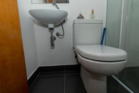 Apartamento à venda com 112m², 4 quartos e 2 vagas Apartamento à venda com 112m², 4 quartos e 2 vagasBanheiro de Serviço