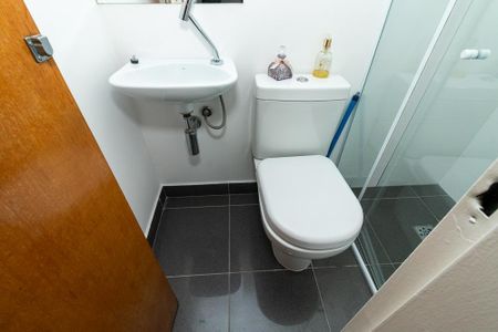 Apartamento à venda com 112m², 4 quartos e 2 vagas Apartamento à venda com 112m², 4 quartos e 2 vagasBanheiro de Serviço