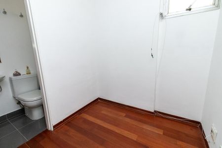 Apartamento à venda com 112m², 4 quartos e 2 vagas Apartamento à venda com 112m², 4 quartos e 2 vagasSuíte de Serviço