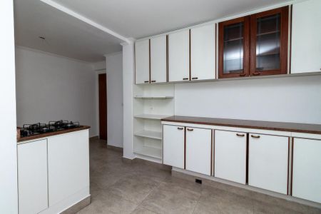 Apartamento à venda com 112m², 4 quartos e 2 vagas Apartamento à venda com 112m², 4 quartos e 2 vagasCozinha