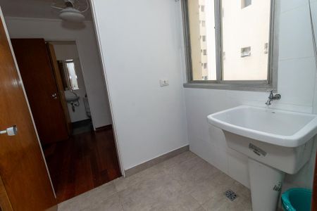 Apartamento à venda com 112m², 4 quartos e 2 vagas Apartamento à venda com 112m², 4 quartos e 2 vagasÁrea de Serviço