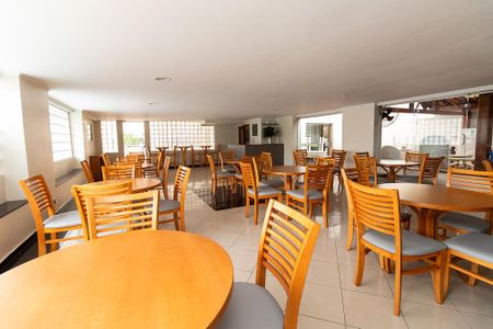 Apartamento à venda com 112m², 4 quartos e 2 vagas Apartamento à venda com 112m², 4 quartos e 2 vagasÁrea comum - Salão de festas