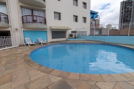 Apartamento à venda com 112m², 4 quartos e 2 vagas Apartamento à venda com 112m², 4 quartos e 2 vagasÁrea comum - Piscina