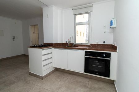 Apartamento à venda com 112m², 4 quartos e 2 vagas Apartamento à venda com 112m², 4 quartos e 2 vagasCozinha