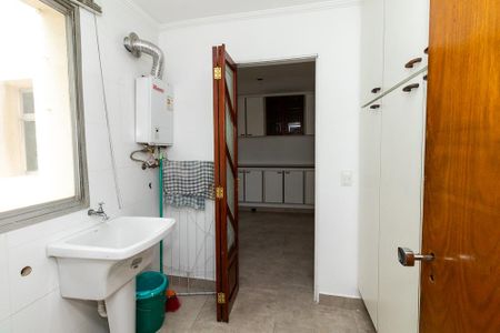 Apartamento à venda com 112m², 4 quartos e 2 vagas Apartamento à venda com 112m², 4 quartos e 2 vagasÁrea de Serviço