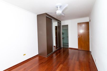 Apartamento à venda com 112m², 4 quartos e 2 vagas Apartamento à venda com 112m², 4 quartos e 2 vagasSuíte