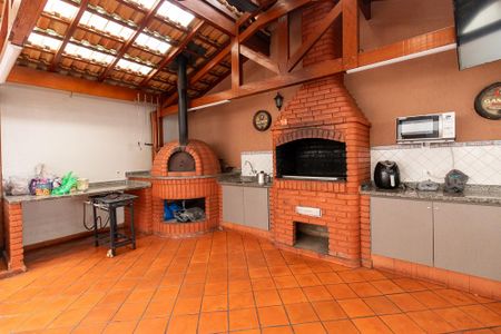 Apartamento à venda com 112m², 4 quartos e 2 vagas Apartamento à venda com 112m², 4 quartos e 2 vagasÁrea comum - Churrasqueira