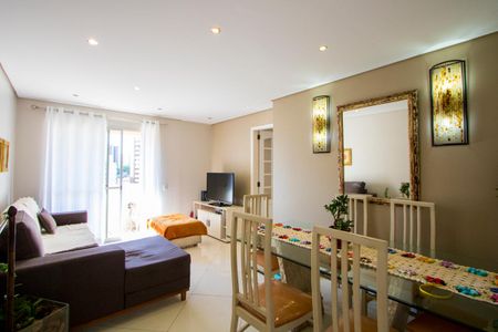 Sala de apartamento para alugar com 3 quartos, 77m² em Jardim, Santo André