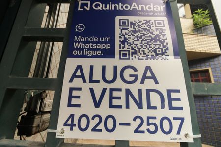 Casa para alugar com 300m², 3 quartos e 5 vagasFachada - Placa Código QQRF-16