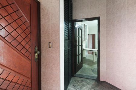 Casa para alugar com 300m², 3 quartos e 5 vagasÁrea de Serviço 