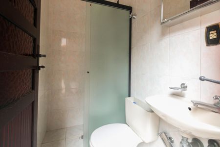 Casa para alugar com 300m², 3 quartos e 5 vagasQuintal - Banheiro 