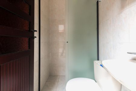 Casa para alugar com 300m², 3 quartos e 5 vagasQuintal - Banheiro 