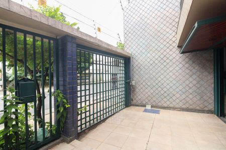 Casa para alugar com 300m², 3 quartos e 5 vagasGaragem 