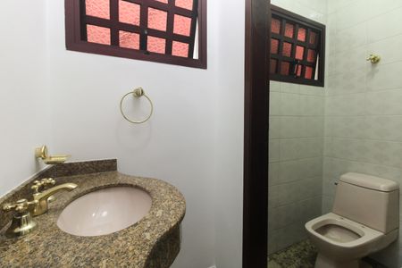 Casa para alugar com 300m², 3 quartos e 5 vagasLavabo 