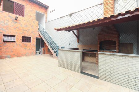 Casa para alugar com 300m², 3 quartos e 5 vagasQuintal e Churrasqueira 
