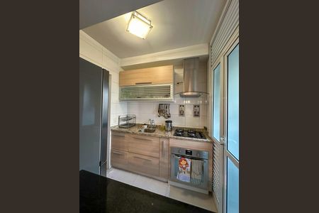 Cozinha de apartamento para alugar com 1 quarto, 45m² em Santo Amaro, São Paulo