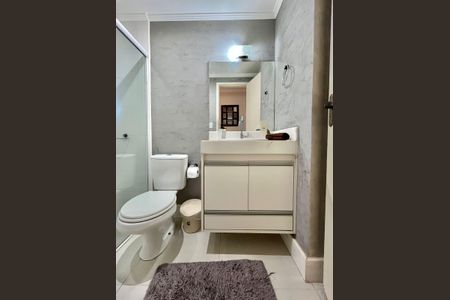 Banheiro de apartamento à venda com 3 quartos, 142m² em Vila Guararapes, Campinas