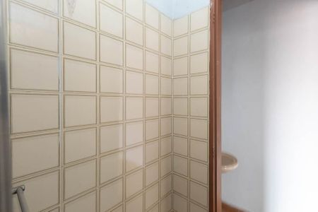 Casa à venda com 180m², 3 quartos e 2 vagas Casa à venda com 180m², 3 quartos e 2 vagasBanheiro 3