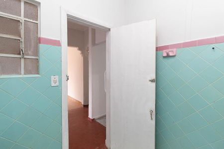 Casa à venda com 180m², 3 quartos e 2 vagas Casa à venda com 180m², 3 quartos e 2 vagasBanheiro 2