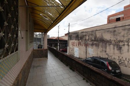 Casa à venda com 180m², 3 quartos e 2 vagas Casa à venda com 180m², 3 quartos e 2 vagasQuintal