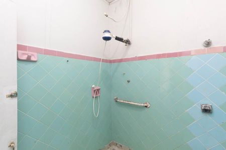 Casa à venda com 180m², 3 quartos e 2 vagas Casa à venda com 180m², 3 quartos e 2 vagasBanheiro 2