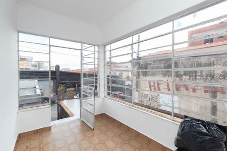 Casa à venda com 180m², 3 quartos e 2 vagas Casa à venda com 180m², 3 quartos e 2 vagasVeranda