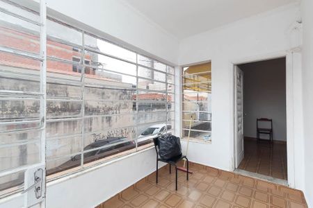 Casa à venda com 180m², 3 quartos e 2 vagas Casa à venda com 180m², 3 quartos e 2 vagasVeranda