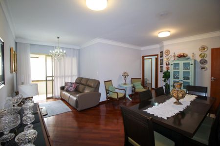 Apartamento à venda com 120m², 3 quartos e 2 vagas Apartamento à venda com 120m², 3 quartos e 2 vagasSala