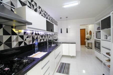 Apartamento à venda com 120m², 3 quartos e 2 vagas Apartamento à venda com 120m², 3 quartos e 2 vagasCozinha