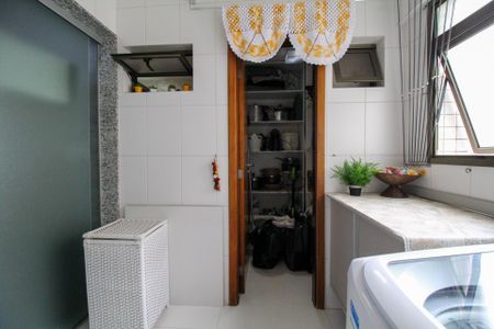 Apartamento à venda com 120m², 3 quartos e 2 vagas Apartamento à venda com 120m², 3 quartos e 2 vagasÁrea de Serviço