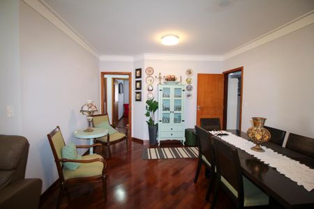 Apartamento à venda com 120m², 3 quartos e 2 vagas Apartamento à venda com 120m², 3 quartos e 2 vagasSala