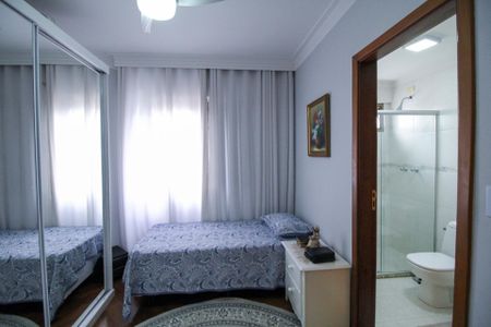 Apartamento à venda com 120m², 3 quartos e 2 vagas Apartamento à venda com 120m², 3 quartos e 2 vagasSuíte 1
