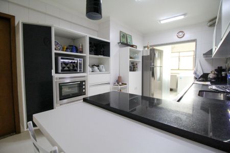 Apartamento à venda com 120m², 3 quartos e 2 vagas Apartamento à venda com 120m², 3 quartos e 2 vagasCozinha