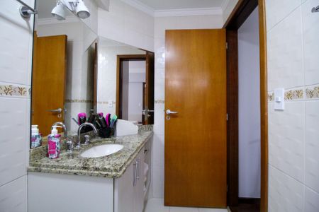 Apartamento à venda com 120m², 3 quartos e 2 vagas Apartamento à venda com 120m², 3 quartos e 2 vagasBanheiro da Suíte 2