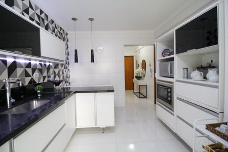 Apartamento à venda com 120m², 3 quartos e 2 vagas Apartamento à venda com 120m², 3 quartos e 2 vagasCozinha