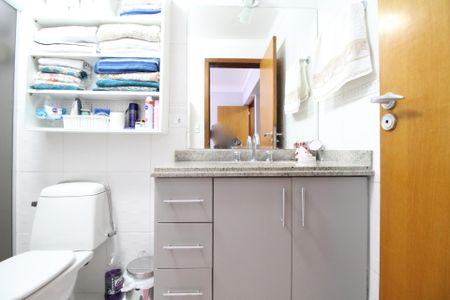 Apartamento à venda com 120m², 3 quartos e 2 vagas Apartamento à venda com 120m², 3 quartos e 2 vagasBanheiro da Suíte 3