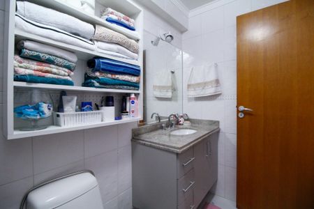Apartamento à venda com 120m², 3 quartos e 2 vagas Apartamento à venda com 120m², 3 quartos e 2 vagasBanheiro da Suíte 3