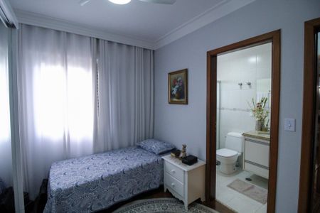 Apartamento à venda com 120m², 3 quartos e 2 vagas Apartamento à venda com 120m², 3 quartos e 2 vagasSuíte 1