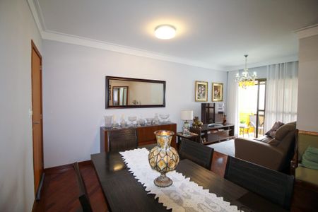 Apartamento à venda com 120m², 3 quartos e 2 vagas Apartamento à venda com 120m², 3 quartos e 2 vagasSala