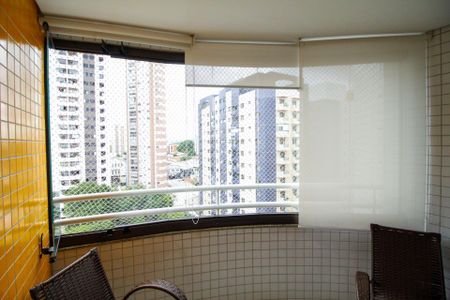 Apartamento à venda com 120m², 3 quartos e 2 vagas Apartamento à venda com 120m², 3 quartos e 2 vagasVaranda