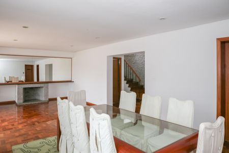 Casa para alugar com 680m², 4 quartos e 4 vagasSala