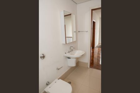 Casa para alugar com 680m², 4 quartos e 4 vagasBanheiro Social